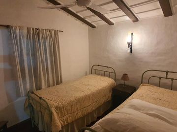 Complejo de casona mas casas en Tanti!!!!1 ha de terreno!!!