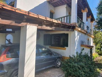 Complejo de casona mas casas en Tanti!!!!1 ha de terreno!!!