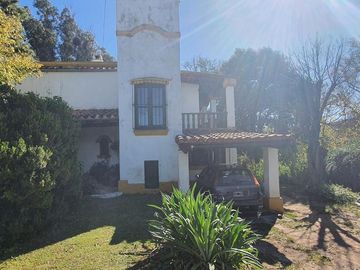 Complejo de casona mas casas en Tanti!!!!1 ha de terreno!!!