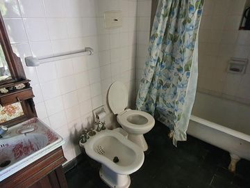 Complejo de casona mas casas en Tanti!!!!1 ha de terreno!!!