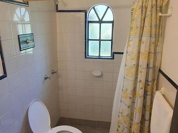 Complejo de casona mas casas en Tanti!!!!1 ha de terreno!!!