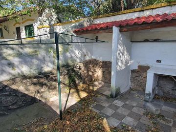 Complejo de casona mas casas en Tanti!!!!1 ha de terreno!!!