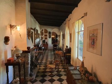 Complejo de casona mas casas en Tanti!!!!1 ha de terreno!!!