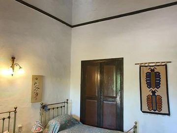 Complejo de casona mas casas en Tanti!!!!1 ha de terreno!!!