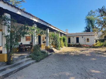 Complejo de casona mas casas en Tanti!!!!1 ha de terreno!!!