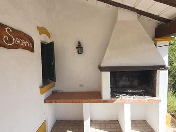Complejo de casona mas casas en Tanti!!!!1 ha de terreno!!!