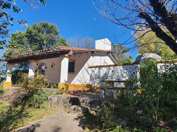 Complejo de casona mas casas en Tanti!!!!1 ha de terreno!!!