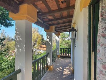Complejo de casona mas casas en Tanti!!!!1 ha de terreno!!!