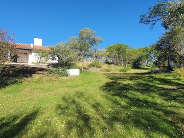 Complejo de casona mas casas en Tanti!!!!1 ha de terreno!!!