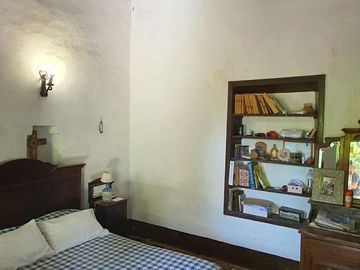 Complejo de casona mas casas en Tanti!!!!1 ha de terreno!!!