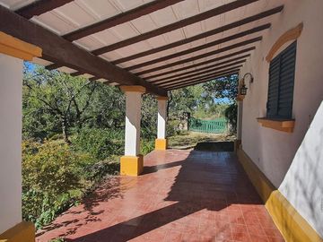 Complejo de casona mas casas en Tanti!!!!1 ha de terreno!!!