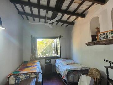 Complejo de casona mas casas en Tanti!!!!1 ha de terreno!!!