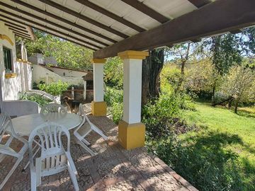 Complejo de casona mas casas en Tanti!!!!1 ha de terreno!!!
