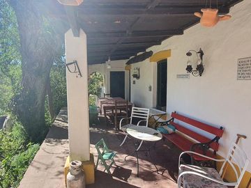 Complejo de casona mas casas en Tanti!!!!1 ha de terreno!!!