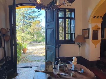 Complejo de casona mas casas en Tanti!!!!1 ha de terreno!!!