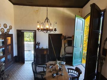 Complejo de casona mas casas en Tanti!!!!1 ha de terreno!!!