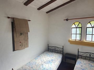 Complejo de casona mas casas en Tanti!!!!1 ha de terreno!!!