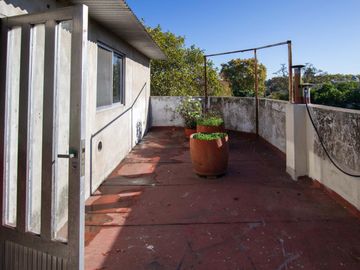 Casa en  esquina excelente ubicación