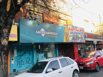 Venta Local 6,60 x 13,85 sobre Av. Hipolito Yrigoyen al 4300 Lanús Oeste centro.