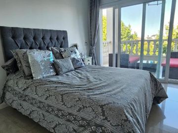 Casa en  alquiler con muebles en castores, Nordelta