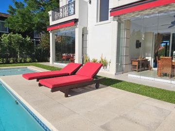 Casa en  alquiler con muebles en castores, Nordelta