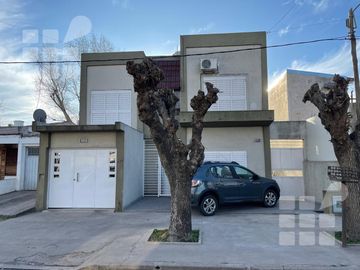 Casa - Countries/B.Cerrado (La Plata)