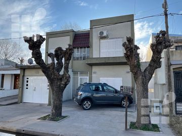 Casa - Countries/B.Cerrado (La Plata)