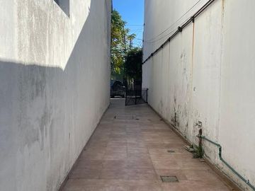 PH de 4 ambientes  con patio y cochera para 3 autos - Wilde