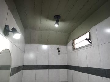 Galpón con vivienda