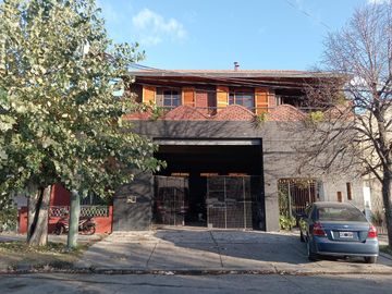 Galpón con vivienda