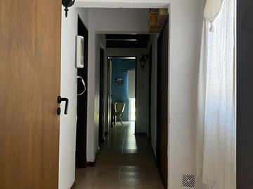 VENTA casa 6 ambientes Centro Brandsen