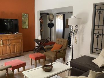 VENTA casa 6 ambientes Centro Brandsen