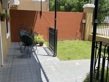 VENTA casa 6 ambientes Centro Brandsen