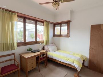 Casa  - En Venta - 4 Ambientes - 295m2 Totales  - Villa Sarmiento