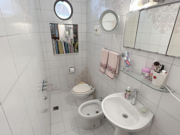 Casa  - En Venta - 4 Ambientes - 295m2 Totales  - Villa Sarmiento