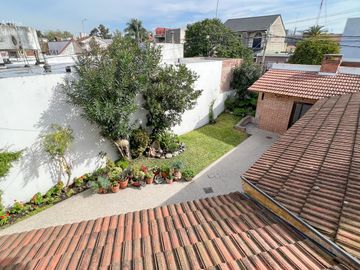 Casa  - En Venta - 4 Ambientes - 295m2 Totales  - Villa Sarmiento