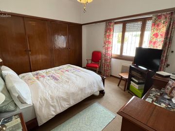Casa  - En Venta - 4 Ambientes - 295m2 Totales  - Villa Sarmiento