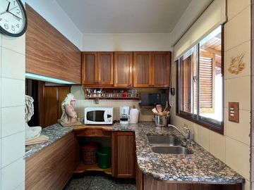 Casa  - En Venta - 4 Ambientes - 295m2 Totales  - Villa Sarmiento
