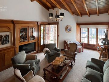 Casa  - En Venta - 4 Ambientes - 295m2 Totales  - Villa Sarmiento