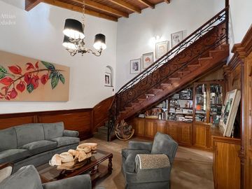 Casa  - En Venta - 4 Ambientes - 295m2 Totales  - Villa Sarmiento