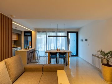 Town Houses - Wilde 455 Bis - Fisherton - 3 dormitorios - Pileta y Parrillero exclusivos