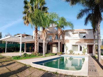 Casa en Los Arboles- Valle Escondido