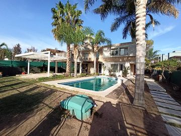 Casa en Los Arboles- Valle Escondido
