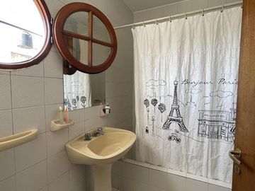 Casa en Venta 2 Dormitorios con Cochera Barrio Arroyito