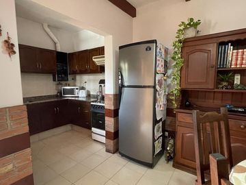 Casa en Venta 2 Dormitorios con Cochera Barrio Arroyito