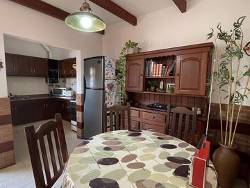 Casa en Venta 2 Dormitorios con Cochera Barrio Arroyito