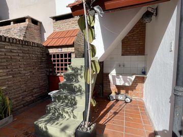 Casa en Venta 2 Dormitorios con Cochera Barrio Arroyito