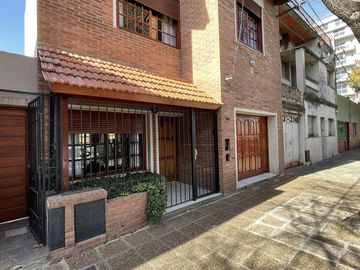 Casa en Venta 2 Dormitorios con Cochera Barrio Arroyito
