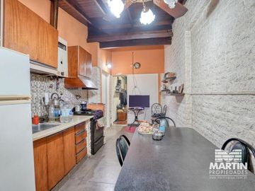 Casa Dúplex en venta Martinez 5 ambientes, escritorio. ideal estudio, consultorio o vivienda.