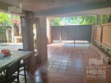 Casa para Inversión en Garín 8 ambientes